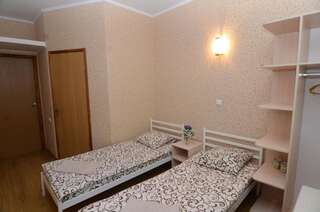 Отель irisHotels Mariupol Мариуполь Стандартный двухместный номер с 2 отдельными кроватями-4